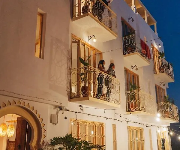 Blue Waves Boutique Hostel